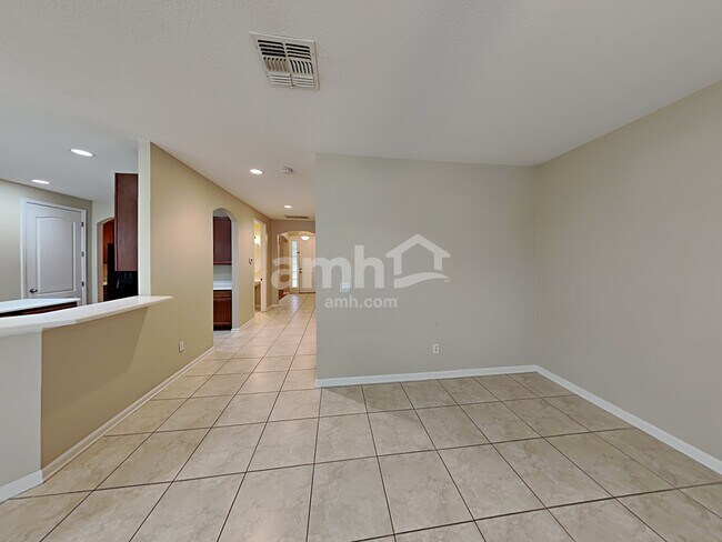 Building Photo - 542 Side Creek Lane