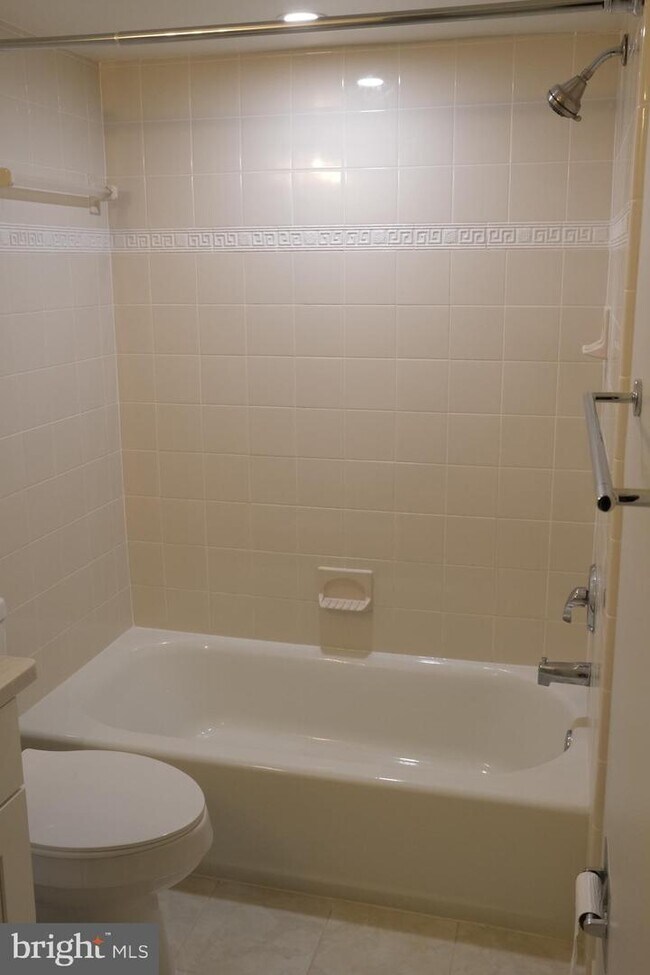 Foto del edificio - 5821 Rexford Dr
