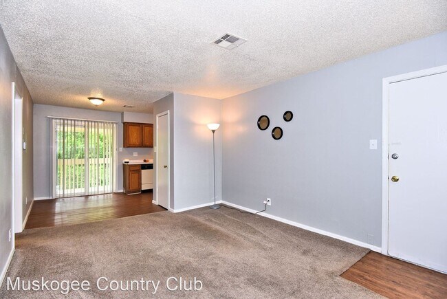 Foto del edificio - 3711 Club Estates Dr