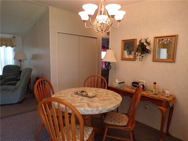 Foto del edificio - 1126 Barefoot Cir