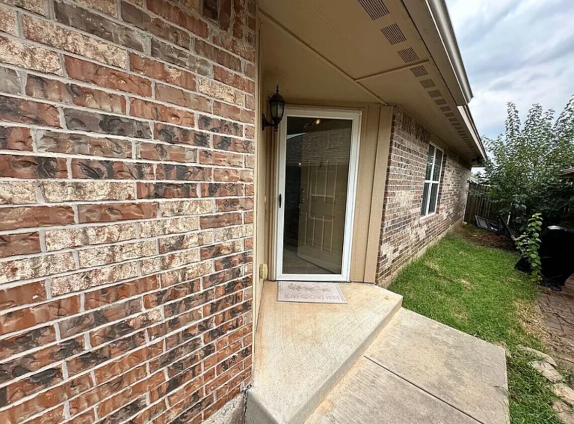 Foto del edificio - 12308 SW 9th Terrace