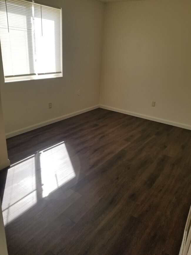 Foto del edificio - 184 E Market St