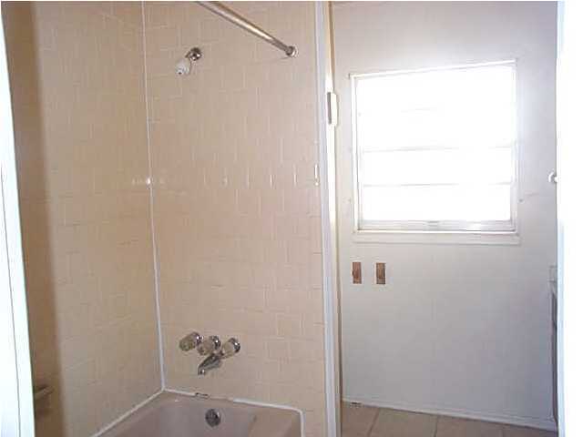 Building Photo - 596 Florosa Ct