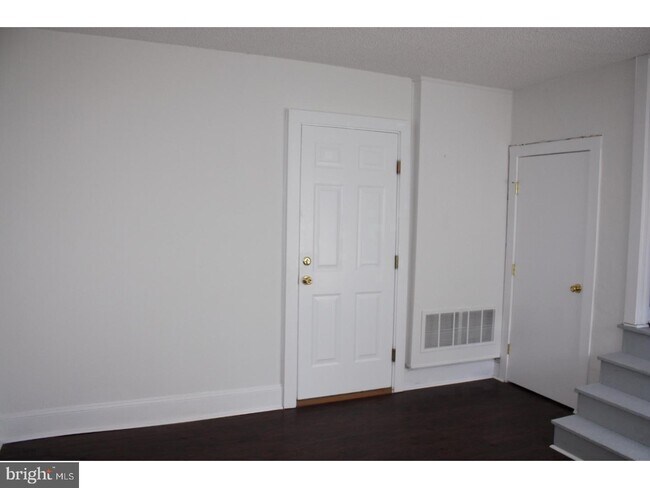 Building Photo - 205 E Camden Wyoming Ave