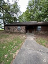 Building Photo - 1507 University Dr