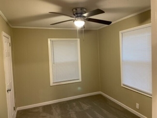 Building Photo - 2/1 in Gastonia, NC - $100 refundable key deposit required