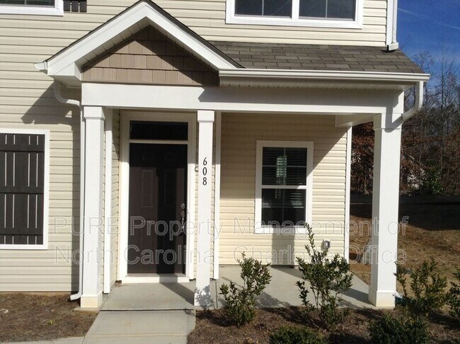 Foto del edificio - 608 Oak Forest Lane