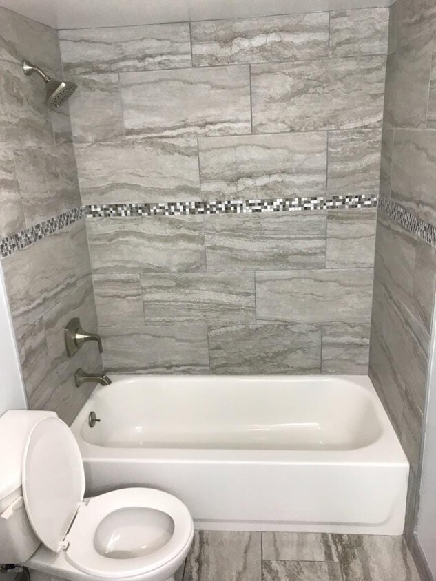 Foto principal - 2212 Country Club Dr