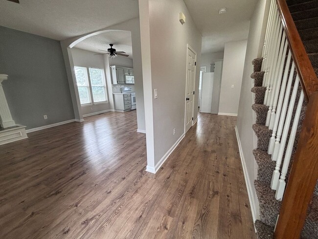 Building Photo - 3-Bedroom, 3.5-Bathroom home in Shawnee