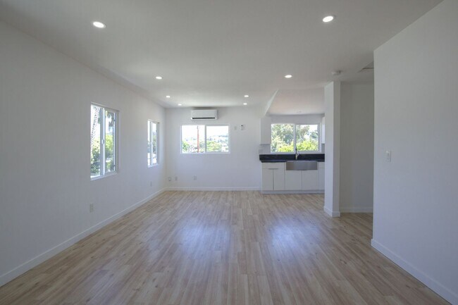 Foto del edificio - 4913 Lynnfield St
