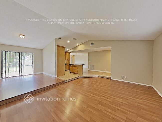 Foto del edificio - 9640 Richmond Cir