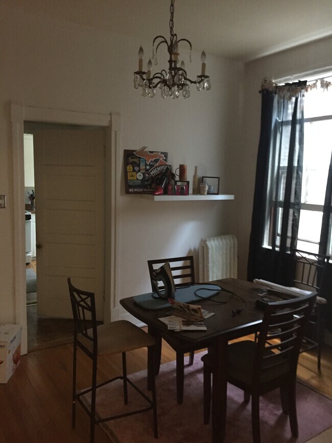 Dinning Room - 456 W St James Pl