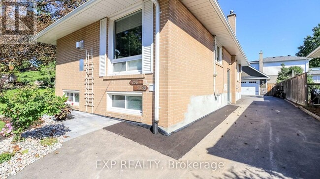 Building Photo - 258 Napier St