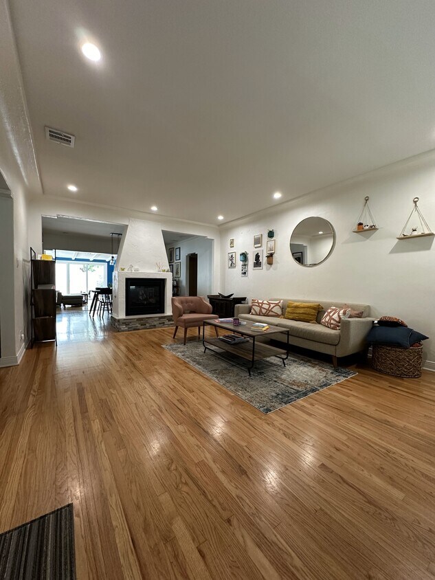 Foto principal - 12424 Sarah St