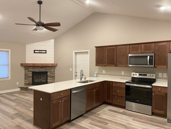 Foto del edificio - 505 Townhomes Pl