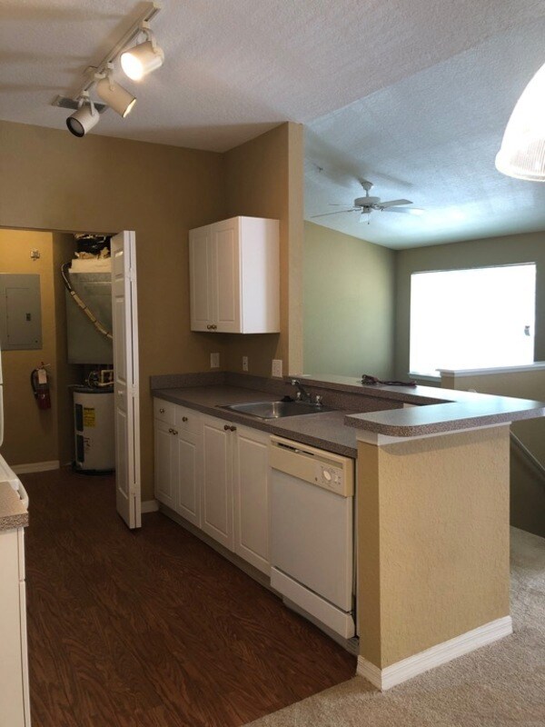 Building Photo - 854 Grand Regency Pointe