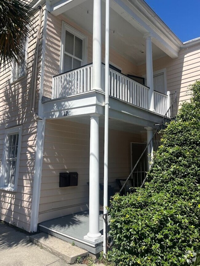 Building Photo - 12 Trapman St
