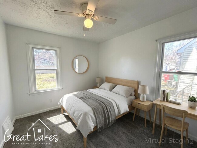 Foto del edificio - Stunning 3 Bedroom 1 Bathroom now available for rent