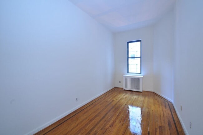 Building Photo - 29 E 30th St