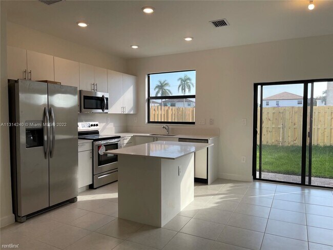 Building Photo - 3 br, 3 bath House - 11808 SW 247th Ter # ...
