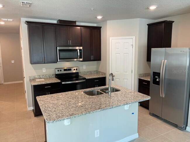 Building Photo - 1558 Grand Rue Dr