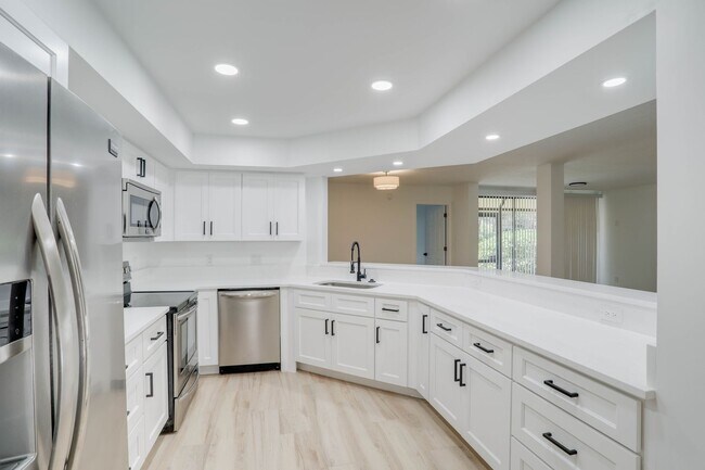 Building Photo - 1111 Salerno Ct