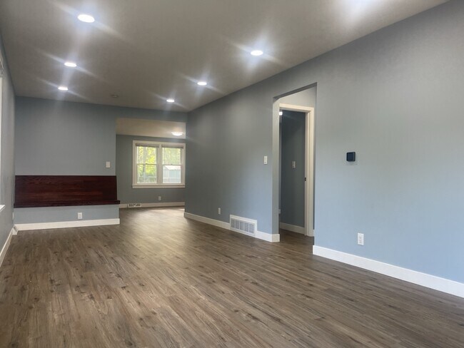 Foto del edificio - 8 Ridgeland Ave
