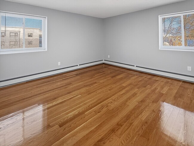 Building Photo - 530 Willard St