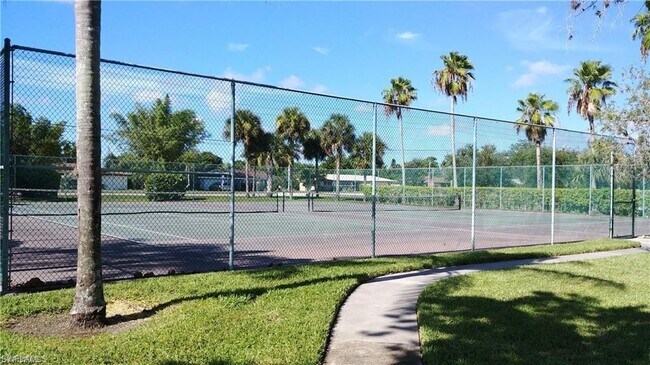 Foto del edificio - 13331 Greengate Blvd