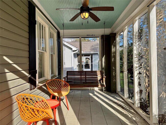 Foto del edificio - 2237 Winona Ave