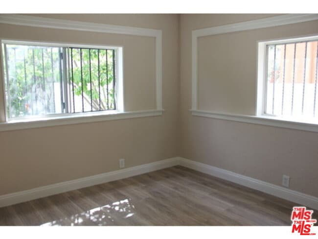 Foto del edificio - 1120 S Plymouth Blvd