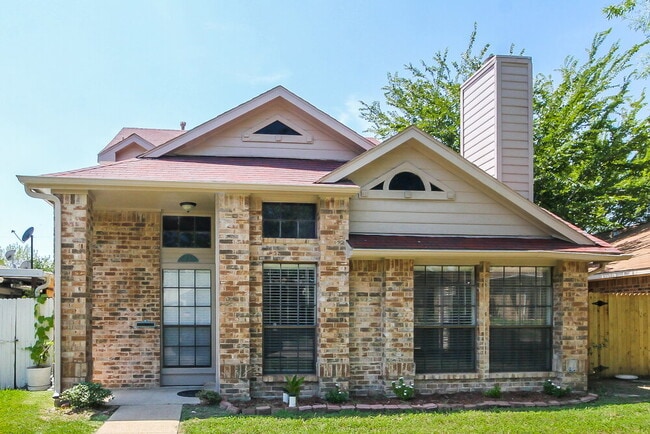 Building Photo - 635 Las Brisas Dr