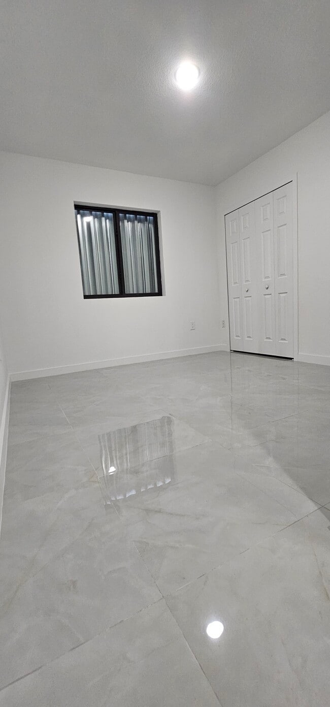 Foto del edificio - 2970 NW 48th St