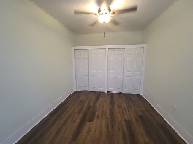 Building Photo - Located within 5 minutes of the Beach and 5 minutes UTMB