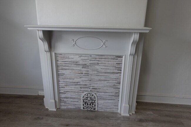 Building Photo - 1440 N Allison St