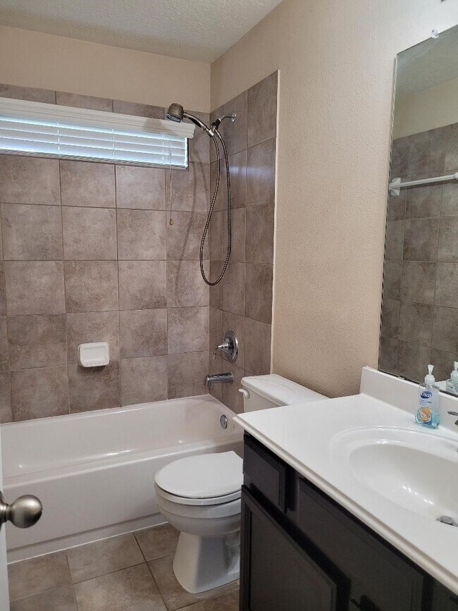 Foto del edificio - 4822 Emerald Bay Cir