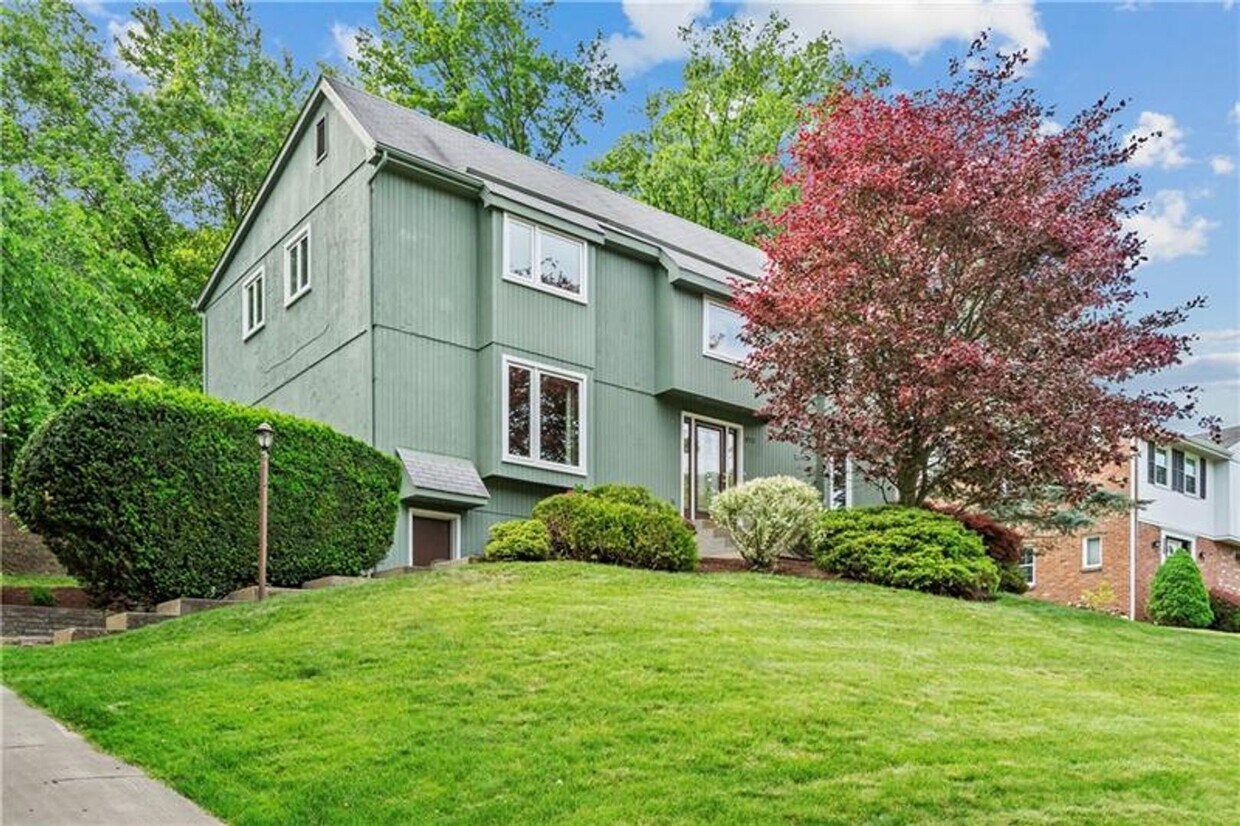 4-Bedroom Home with 2 Full + 2 Half Baths ... - 4-Bedroom Home with 2 Full + 2 Half Baths ...