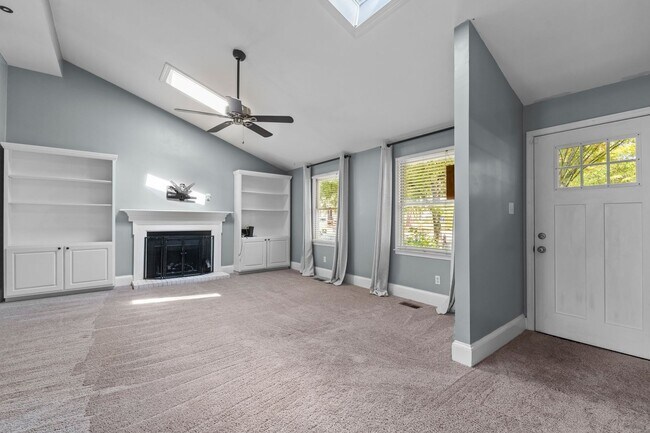 Building Photo - Gorgeous 3 Bedroom Ranch in North Raleigh,...