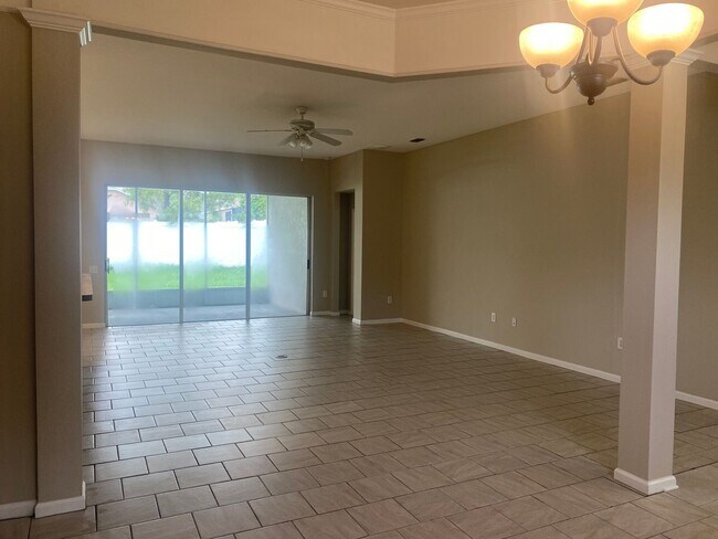 Building Photo - 4 br, 3 bath House - 2008 SAMANTHA LANE