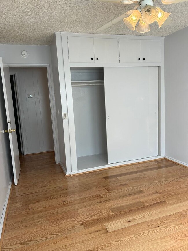 Foto del edificio - Charming Home with Sunroom & Spacious Backyard in Glendora