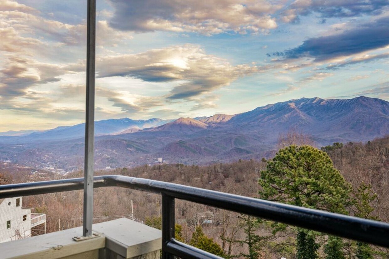 Foto principal - Modern Fully Furnished Home with Stunning ...