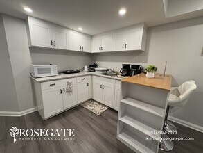 Building Photo - 4552 Portage Rd