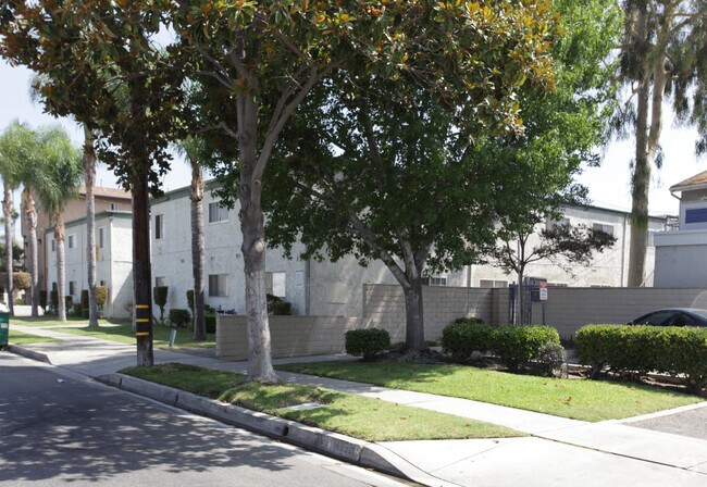 Building Photo - 14040 Orizaba Ave