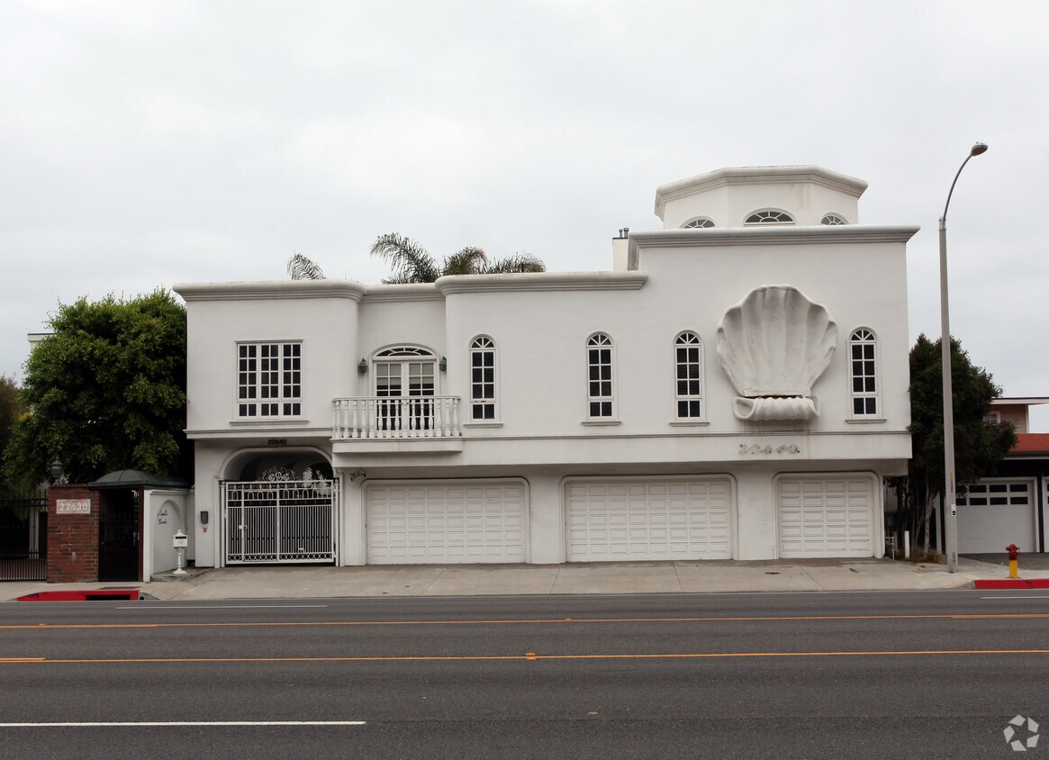 Foto principal - 22638 Pacific Coast Hwy