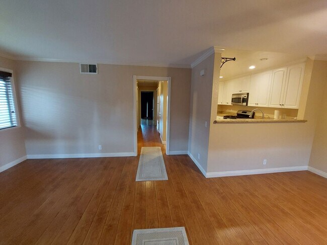 Foto del edificio - 927 S Downey Pl