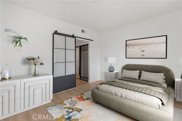 Foto del edificio - 221 S Oak Knoll Ave
