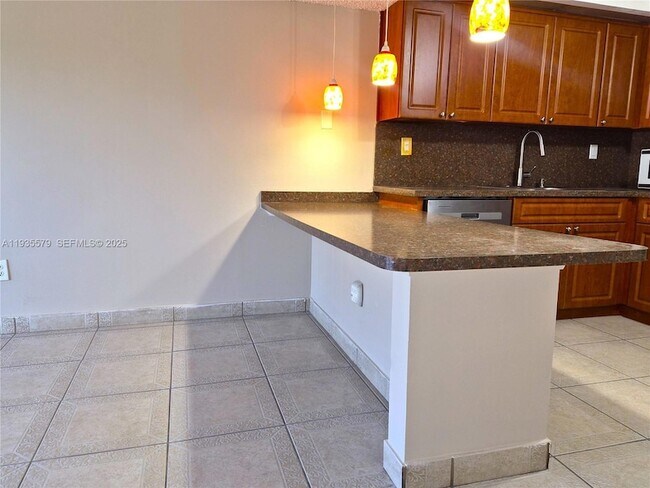 Foto del edificio - 8811 SW 132nd Pl