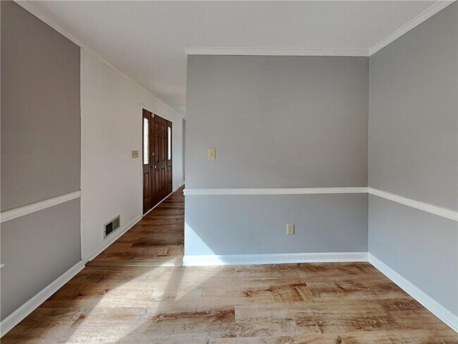 Building Photo - 4856 Hawk Pl NE