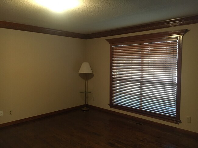 Building Photo - Gorgeous Home in Jenks Schools!