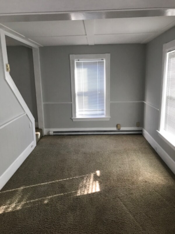 Foto del edificio - 574 Cilley Rd